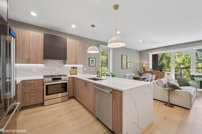 Photo - 4932 N Kenmore Ave Unit 2N