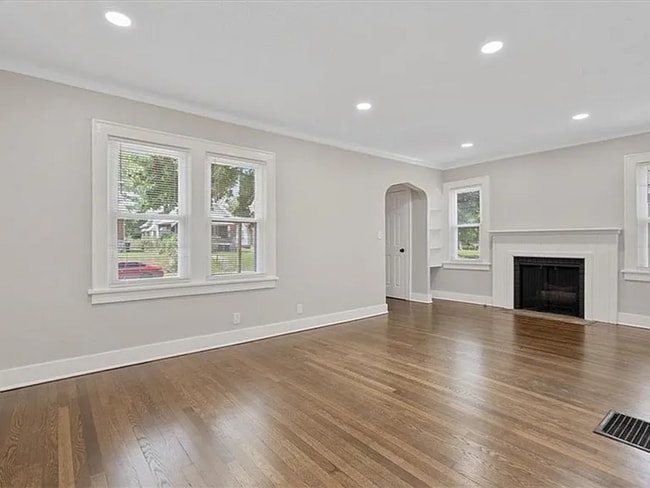 Photo - Stunning and Spacious 5BR 2BA Home in Kansas City