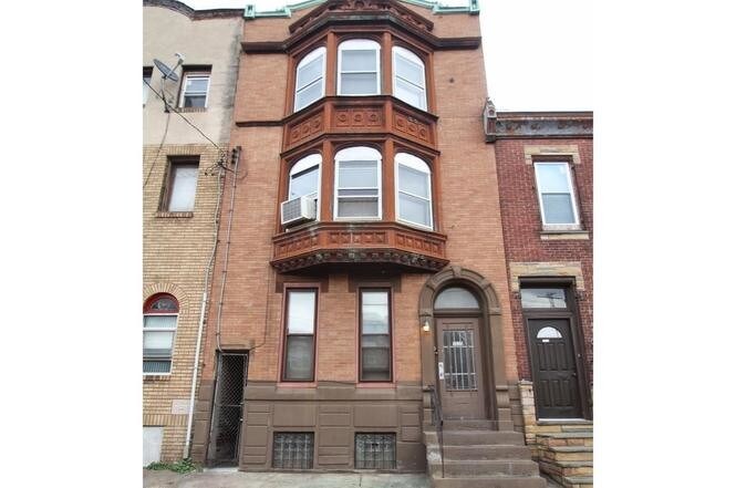 Photo - 2035 E Allegheny Ave Apartments
