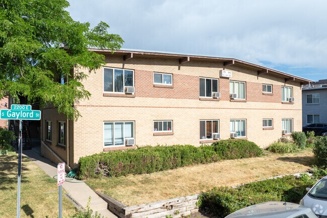 Alternate Building View - Parklane Apartments