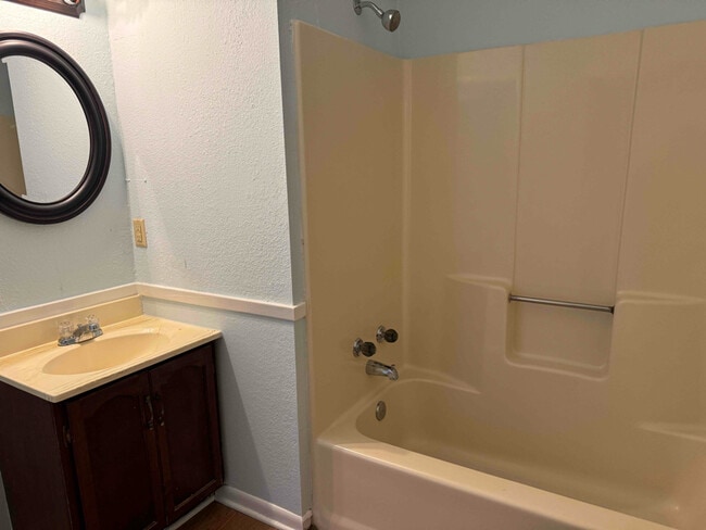 Photo - 1607 W Elm St