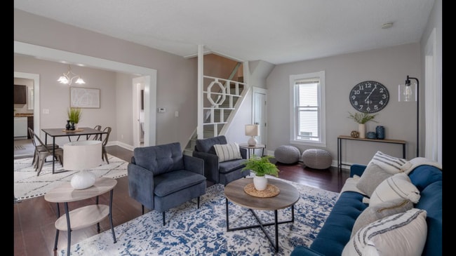 Photo - 857 Clancy Ave NE