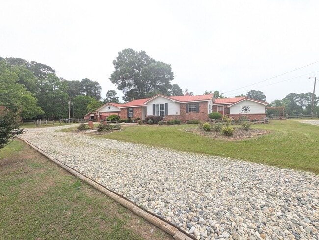 Photo - Charming Raindrop Hill Farmhouse on Gibson Lane - All Utilities Included