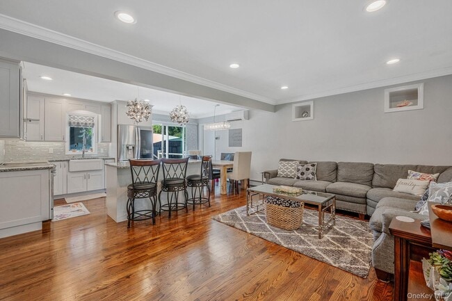 8 Paynes Ln