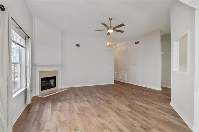 Photo - 2295 Winthrope Way Dr