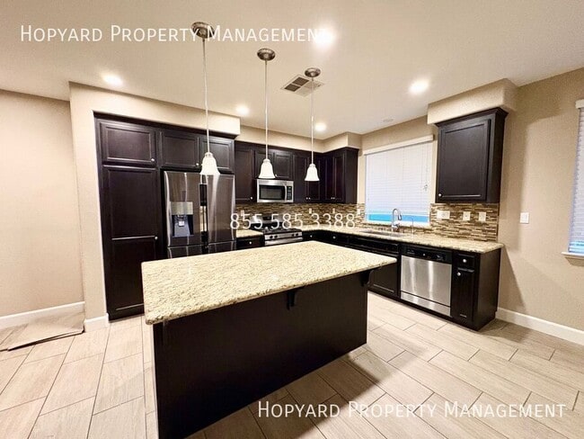 Photo - 5663 Daylily St