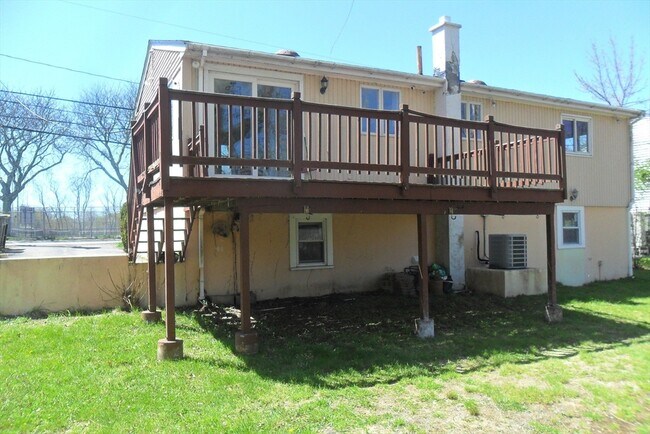 Photo - 171 Walnut St