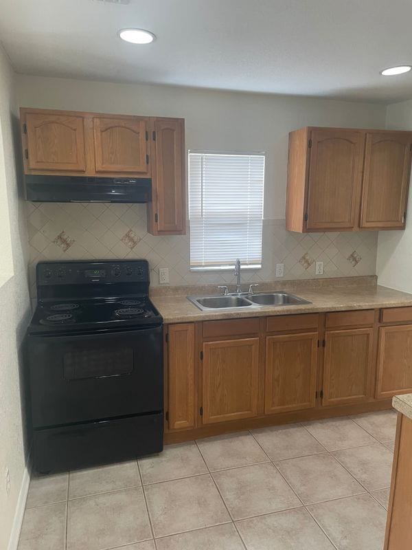 Photo - 6712 S Himes Ave