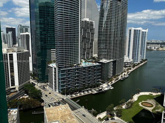 Building Photo - 500 Brickell Ave Unit 3307