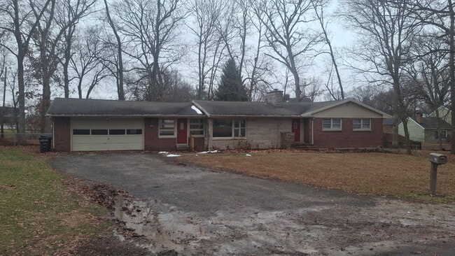 Building Photo - 206 Oak Hill Dr