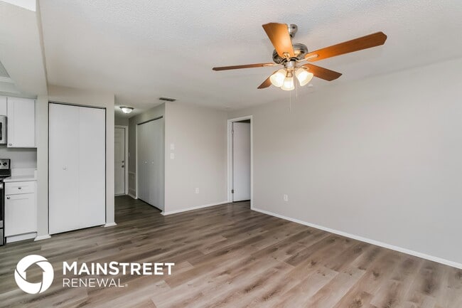 Photo - 706 Jacaranda Dr