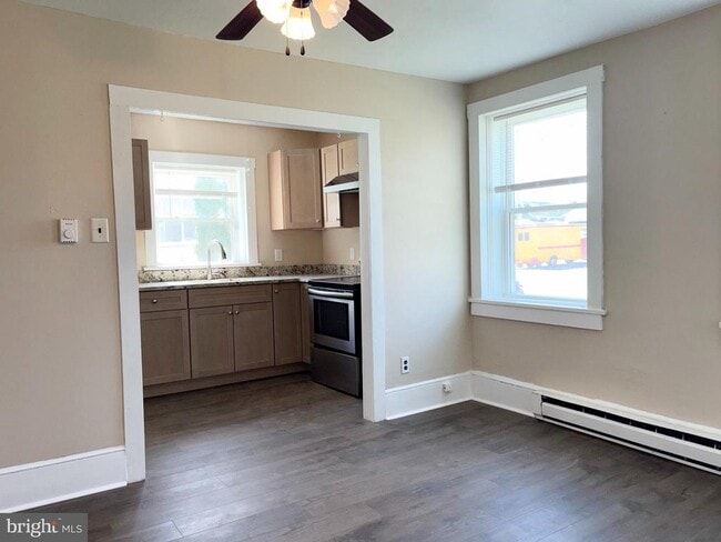 Photo - 26 Orchard St W