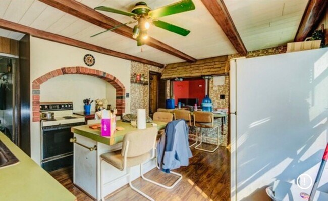 Photo - 205 W Fulton St Unit 2nd Floor