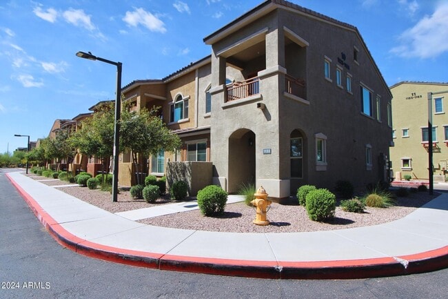Photo - 240 W Juniper Ave Townhome
