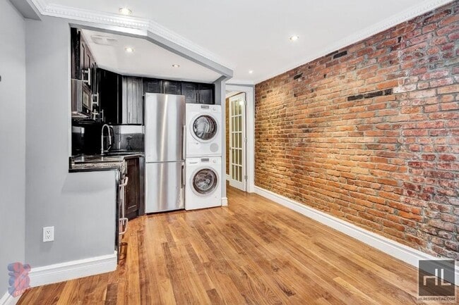 Photo - AVE A Unit 2RS