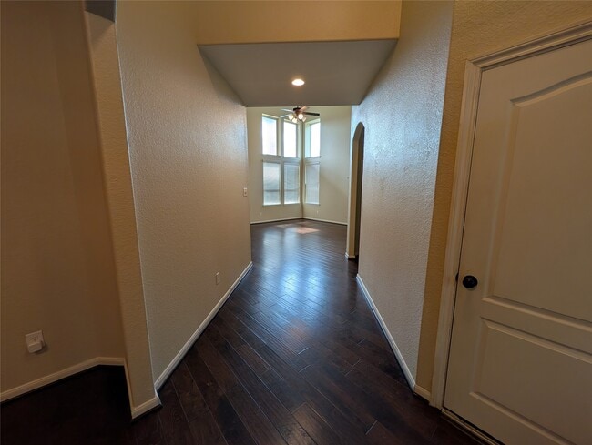 6614 Hunters Creek Ln