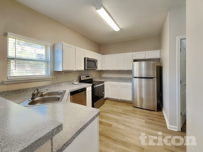 Photo - 17 Carriage Hls Dr SE