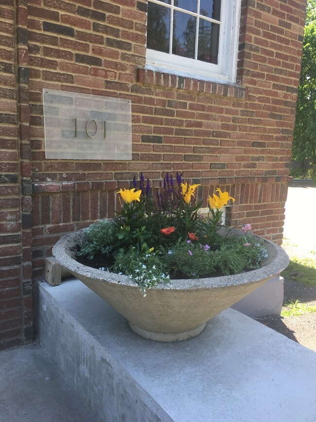 Photo - 101 Ten Broeck Ln Unidad For The Birds