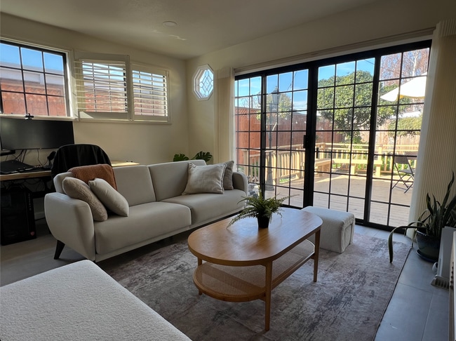 Photo - 1371 Via Manzanas