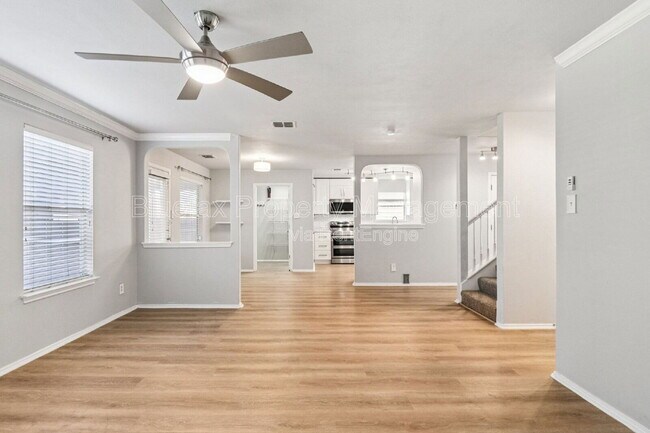 Photo - 9639 Shetland Park