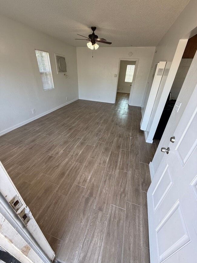 Photo - 415 Jeffrey St