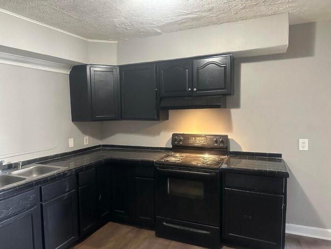 Photo - 1105 Sparks Rd