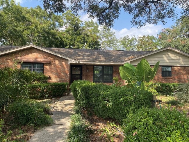 Building Photo - 5700 Spring Cypress Rd Rental