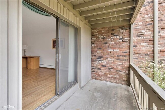 Photo - 1 br, 1 bath Condo - 23 I Amato Drive I