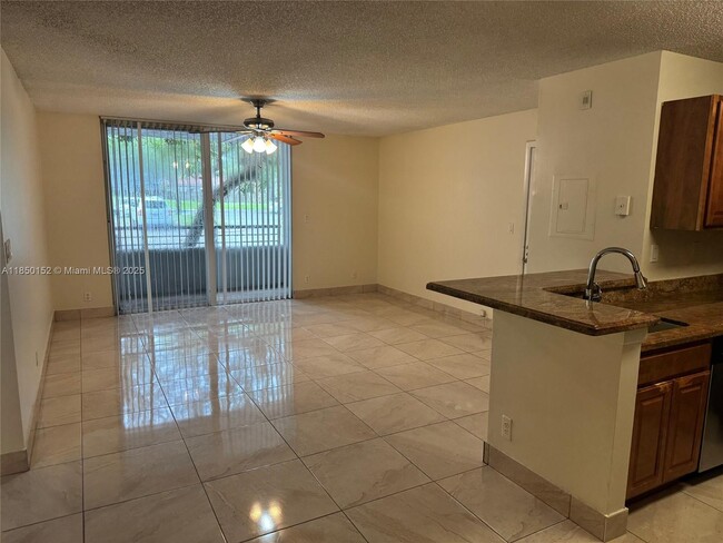 Building Photo - 641 Lyons Rd Unit 11103 Rental