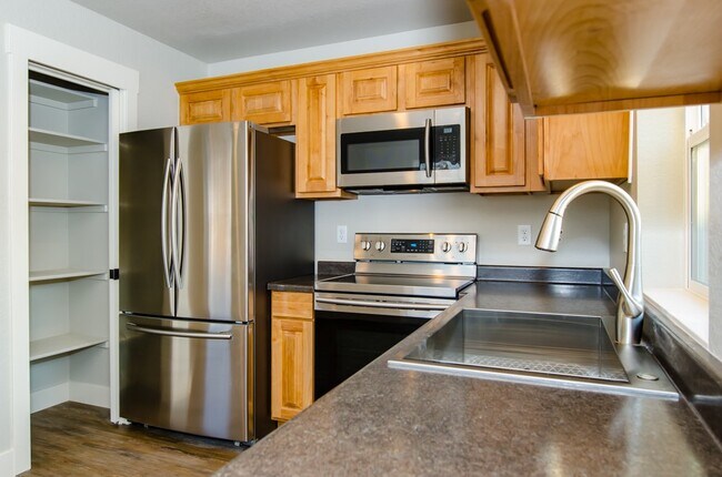 Photo - 922 N Garfield Ave