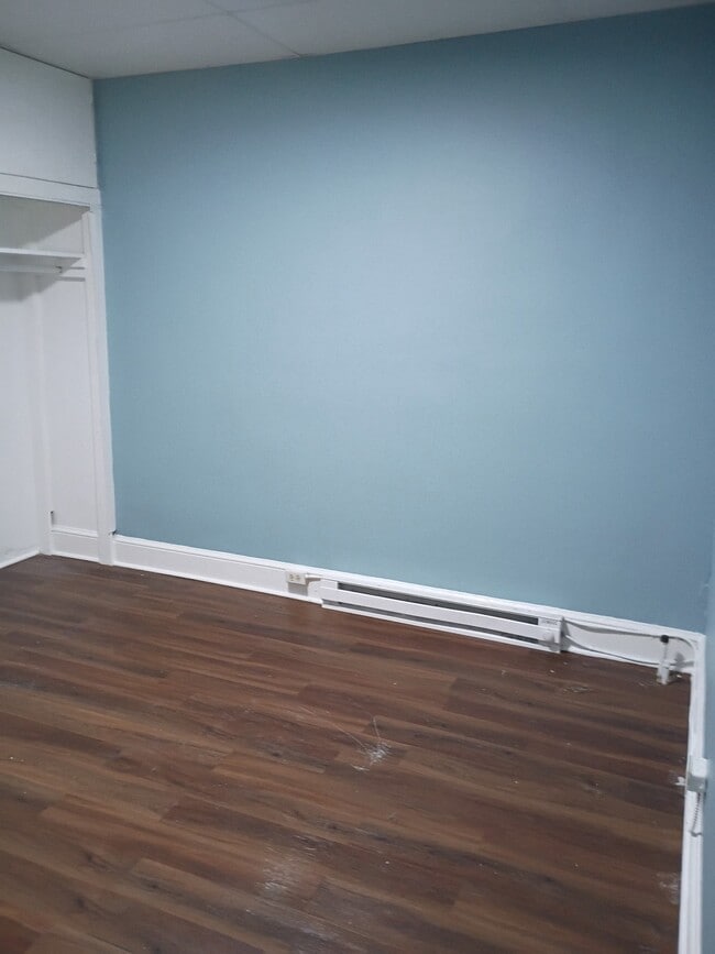 Photo - 311 W King St