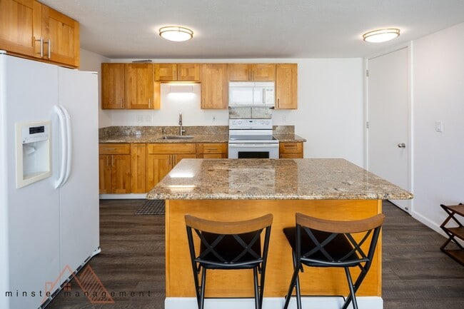 Photo - 440 Lewers St