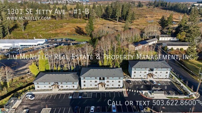 Building Photo - 1301 SE Jetty Ave Unit #1-B