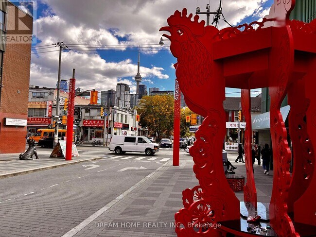 Photo - 107 Huron St