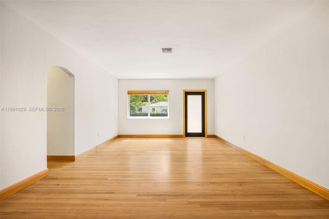 Photo - 2431 Overbrook St