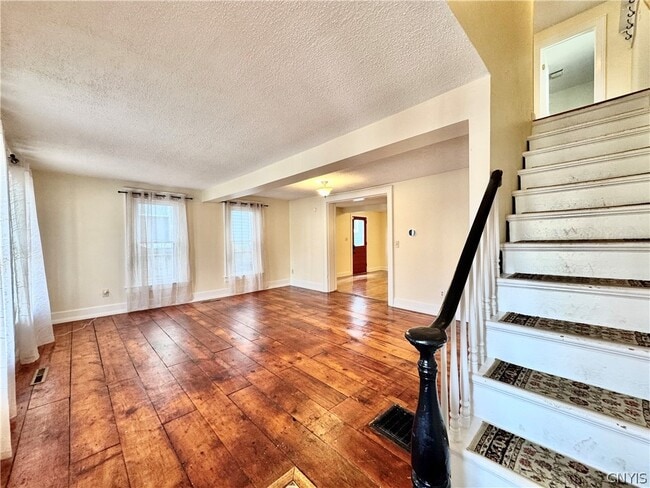 Photo - 314 Hawley Ave