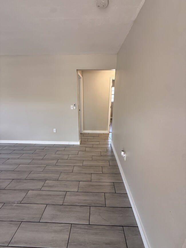 Photo - 9251 Adler St