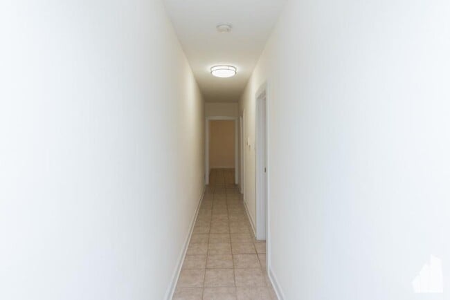 Photo - 2 bedroom in Chicago IL 60625 Unidad 3