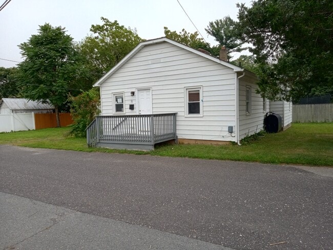Building Photo - 8 Pine St Rental