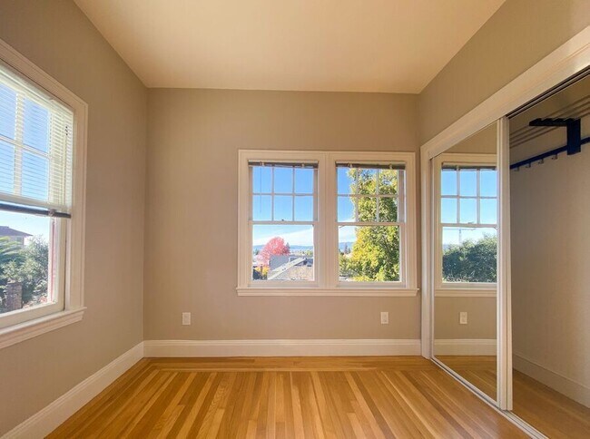 Photo - 1862 Arch St Unit 6