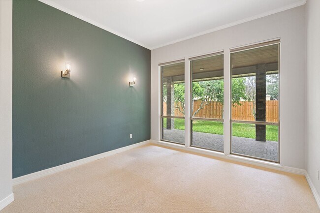 Photo - 307 Echo Valley Dr
