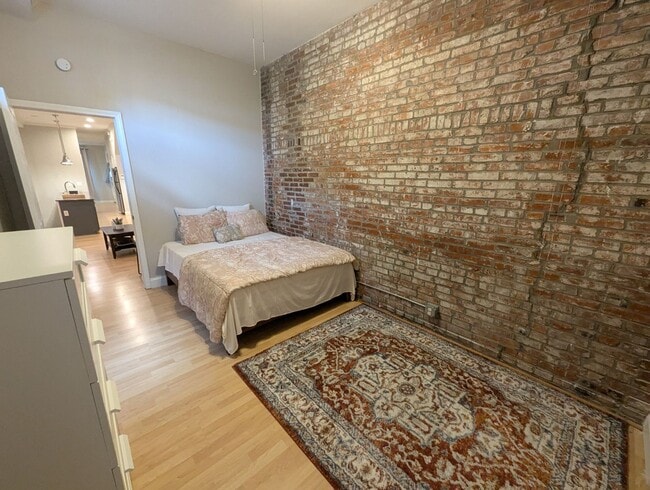 Building Photo - Exquisite Home in Lafayette Square - Steps...