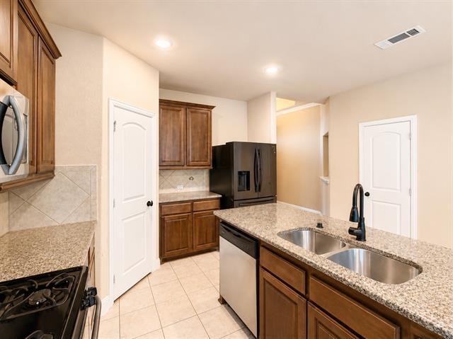Photo - 640 Teakwood Dr