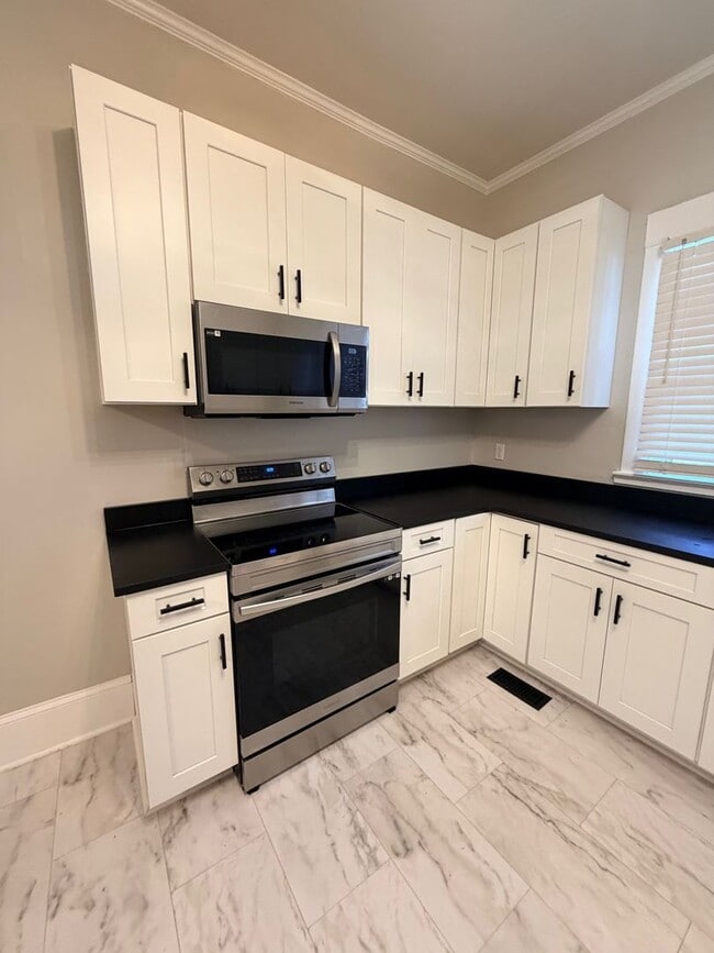 Photo - 205 Saluda St Unit 205 Saluda St