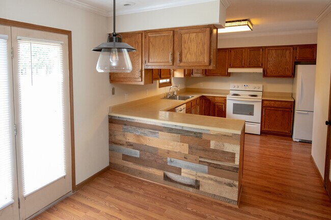 Photo - 100 Pierre Plz Unit 100