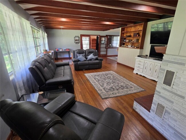 1506 NW 36th Way