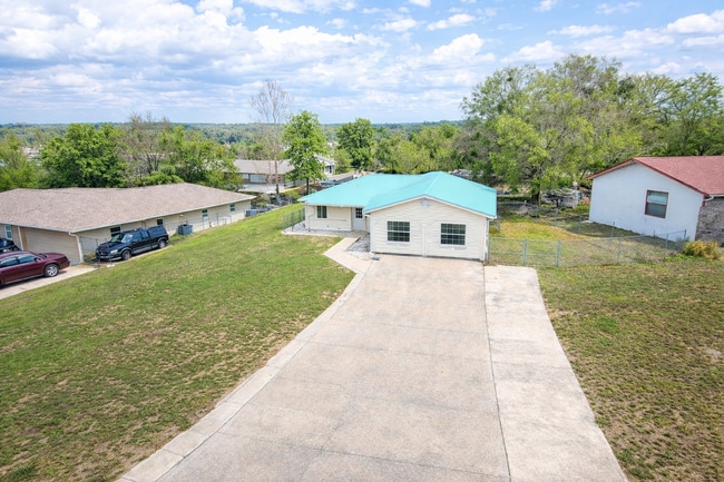 Photo - Fully Renovated 3 Bed / 2.5 Bath – 1,878 Sq Ft – 1/3 Acre -- Silver Springs Shores