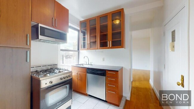 Building Photo - 229-231 East 12th Street Unit 74 Rental