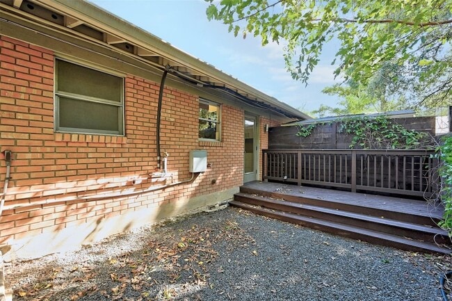 Photo - 707 Josephine St Unidad B