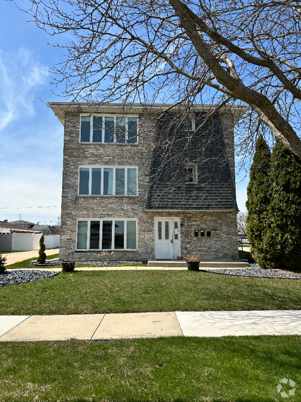 Building Photo - 16622 Crescent Ave Unit 2 Rental